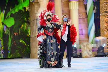 La XIII Gala de la Integración viste el escenario del Carnaval de La Tierra con el desfile de sus participantes/Lpcarnaval.